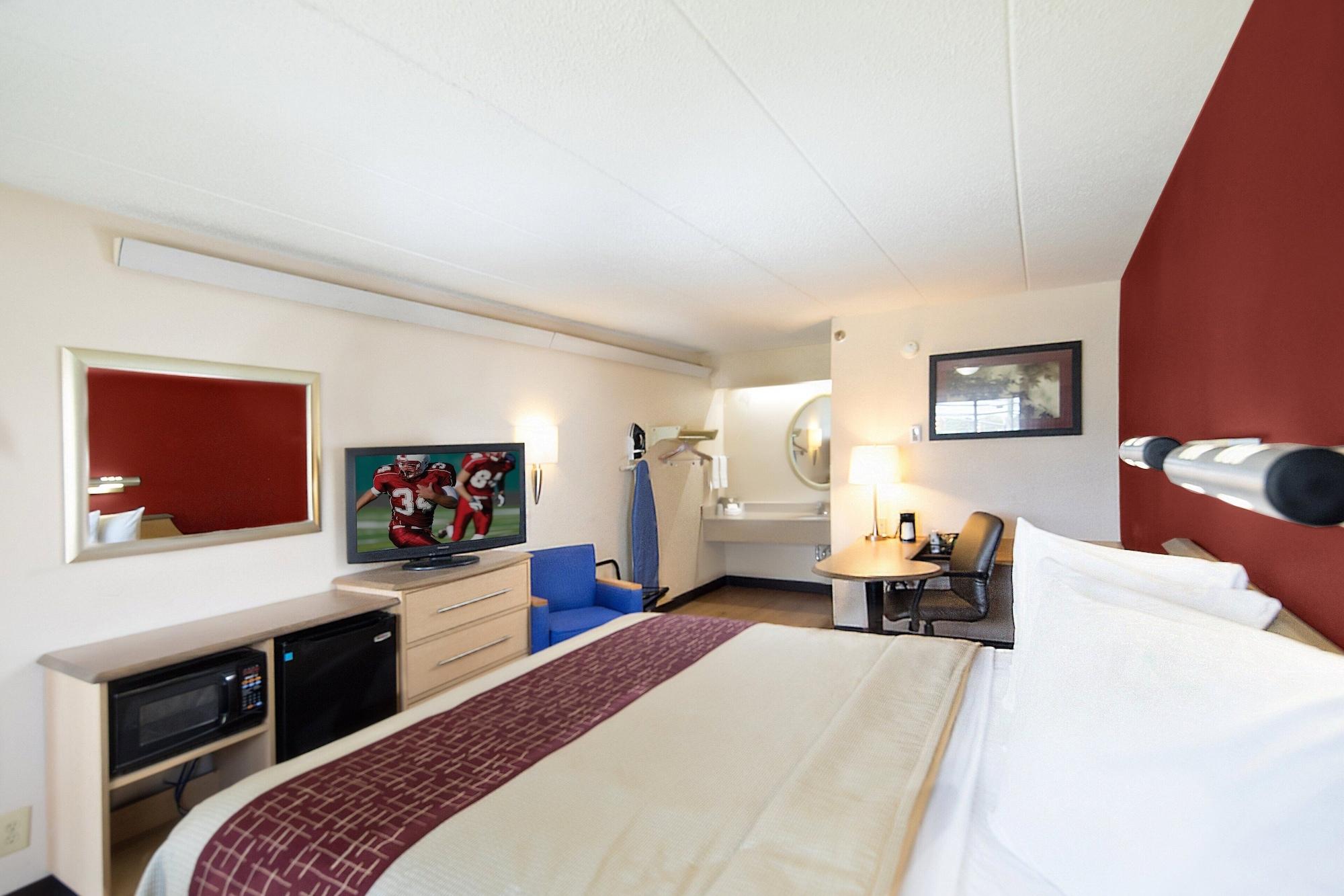 Red Roof Inn Cincinnati Northeast - Blue Ash Eksteriør billede