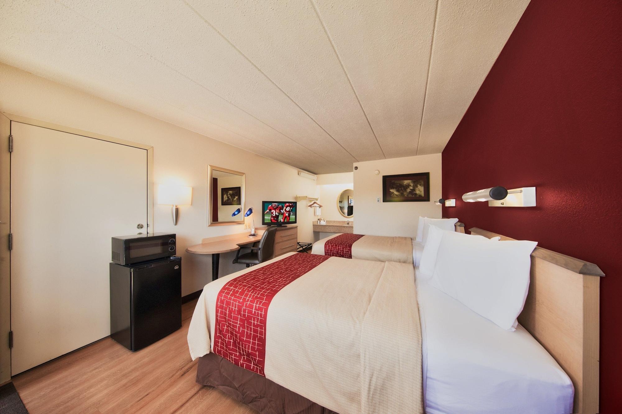 Red Roof Inn Cincinnati Northeast - Blue Ash Eksteriør billede