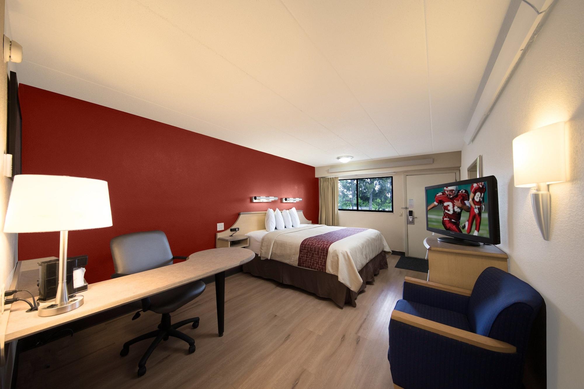 Red Roof Inn Cincinnati Northeast - Blue Ash Eksteriør billede