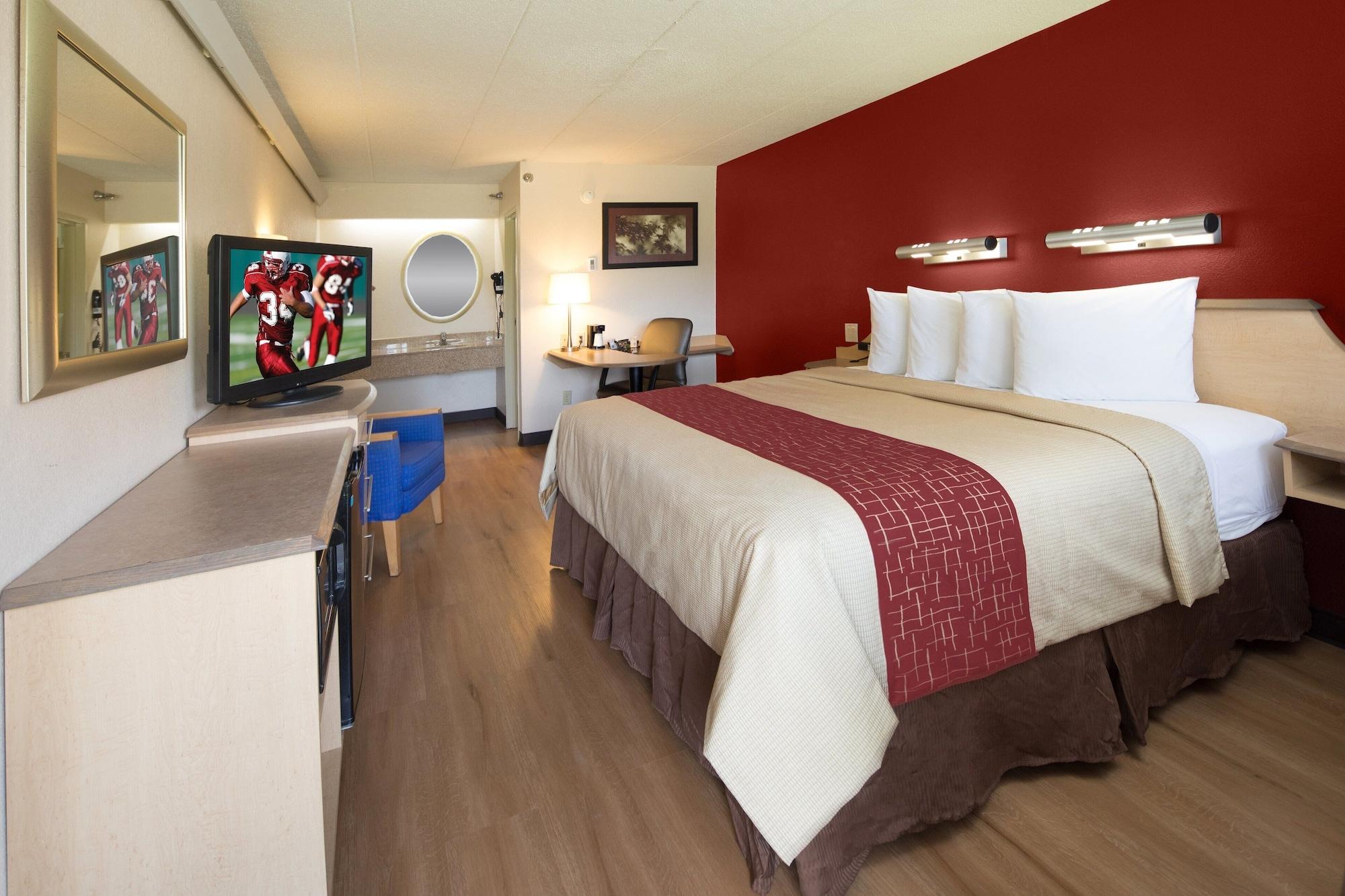 Red Roof Inn Cincinnati Northeast - Blue Ash Eksteriør billede