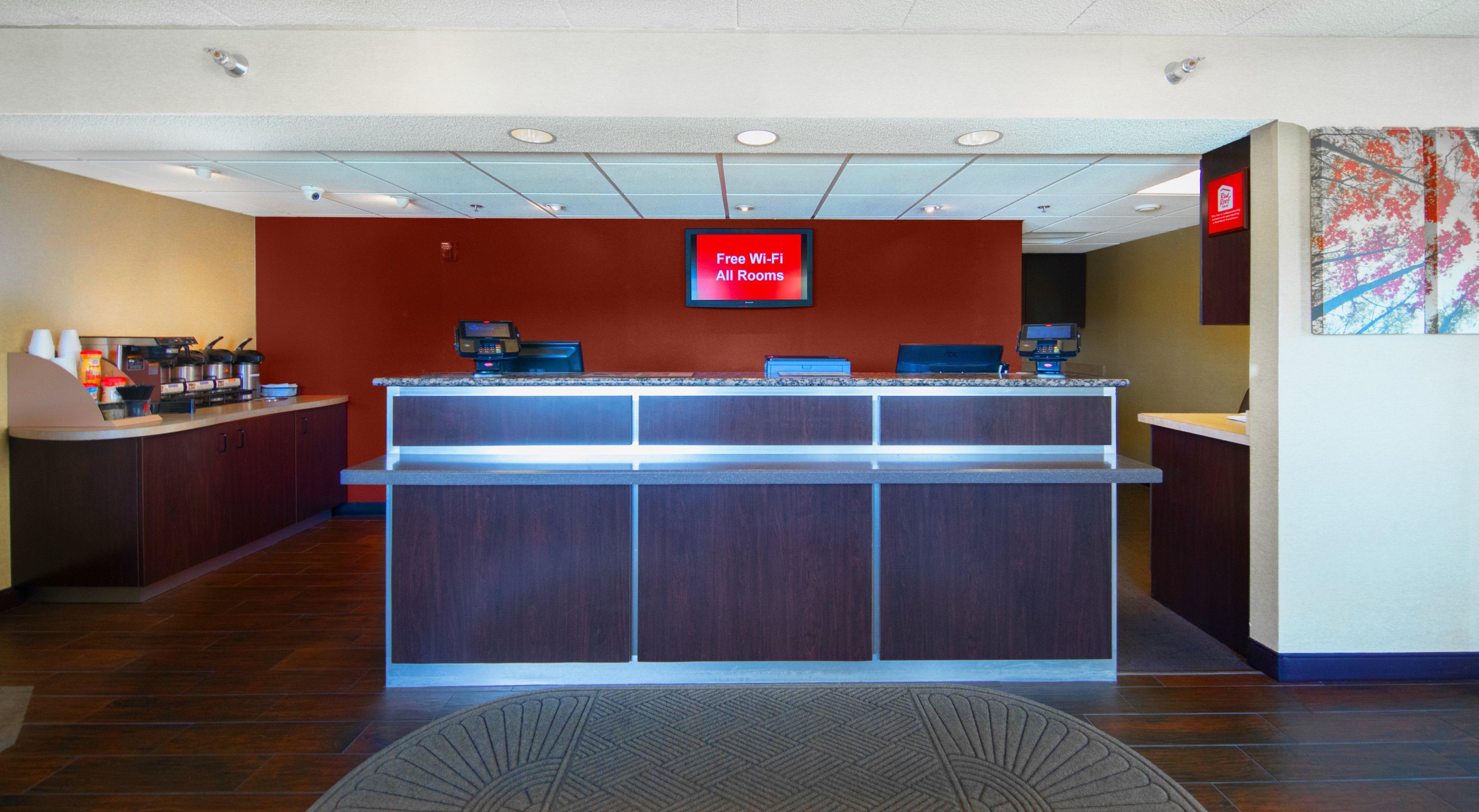 Red Roof Inn Cincinnati Northeast - Blue Ash Eksteriør billede