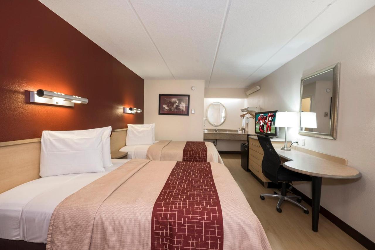 Red Roof Inn Cincinnati Northeast - Blue Ash Eksteriør billede