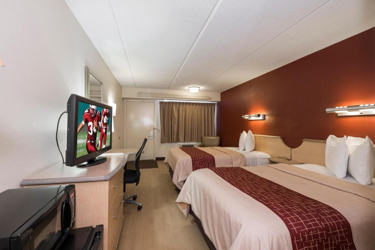 Red Roof Inn Cincinnati Northeast - Blue Ash Eksteriør billede