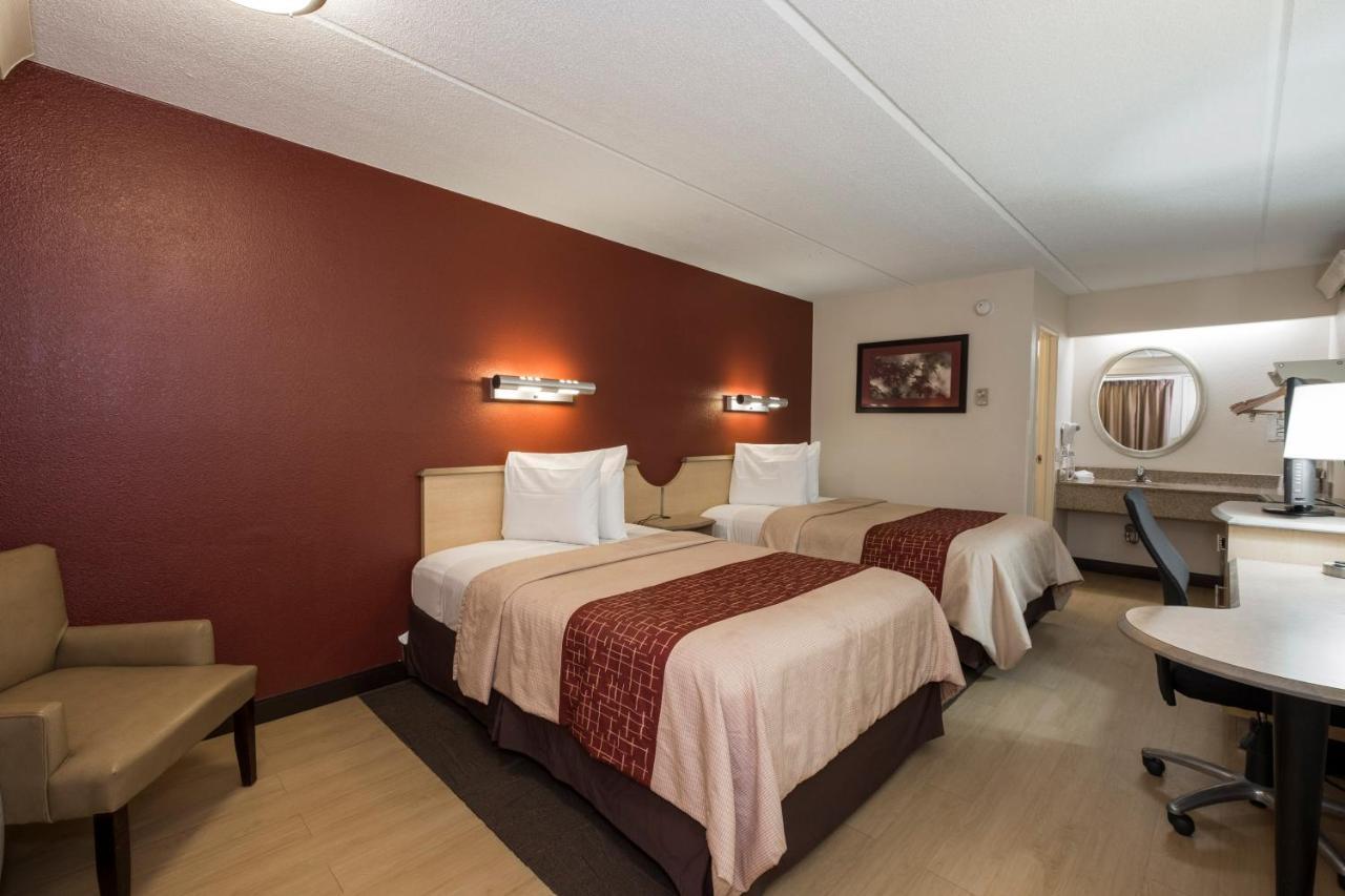 Red Roof Inn Cincinnati Northeast - Blue Ash Eksteriør billede