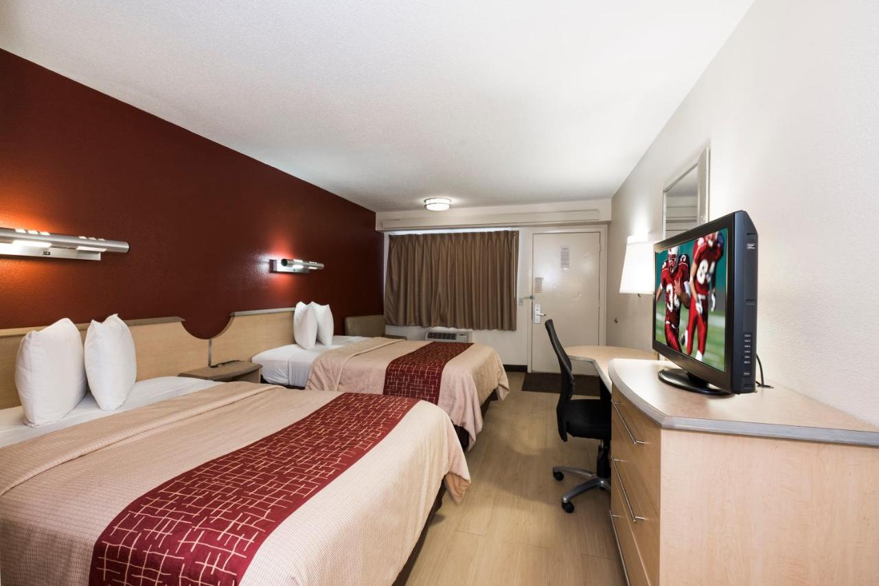 Red Roof Inn Cincinnati Northeast - Blue Ash Eksteriør billede