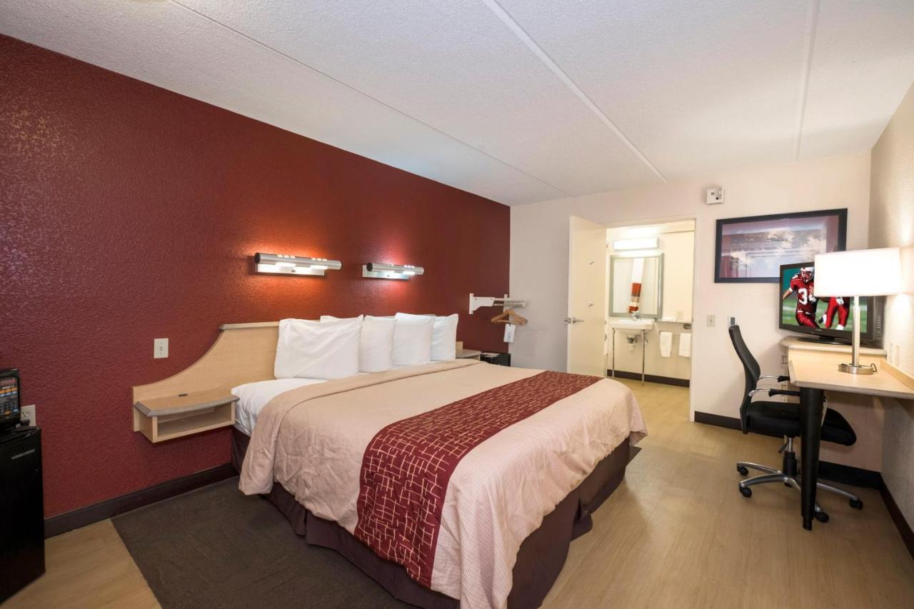 Red Roof Inn Cincinnati Northeast - Blue Ash Eksteriør billede