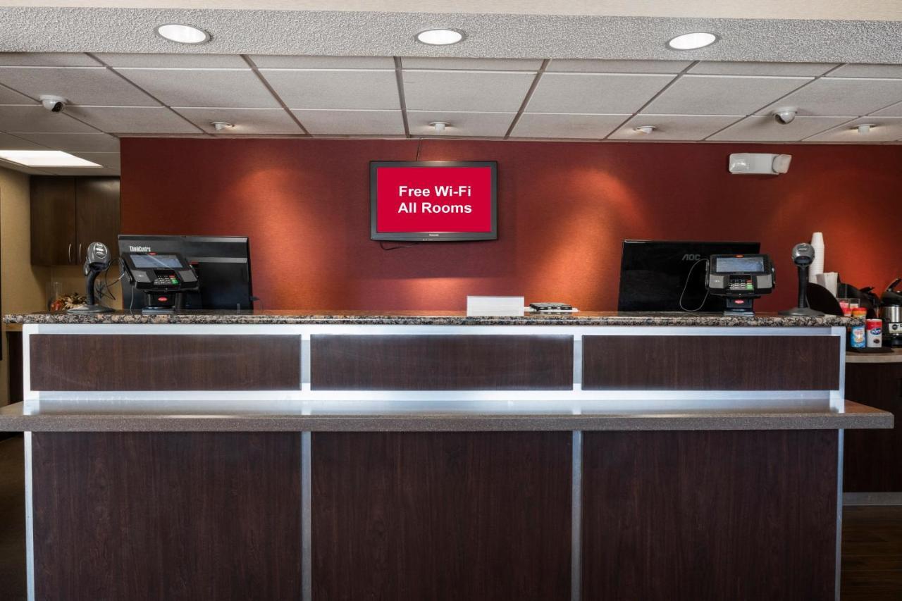 Red Roof Inn Cincinnati Northeast - Blue Ash Eksteriør billede