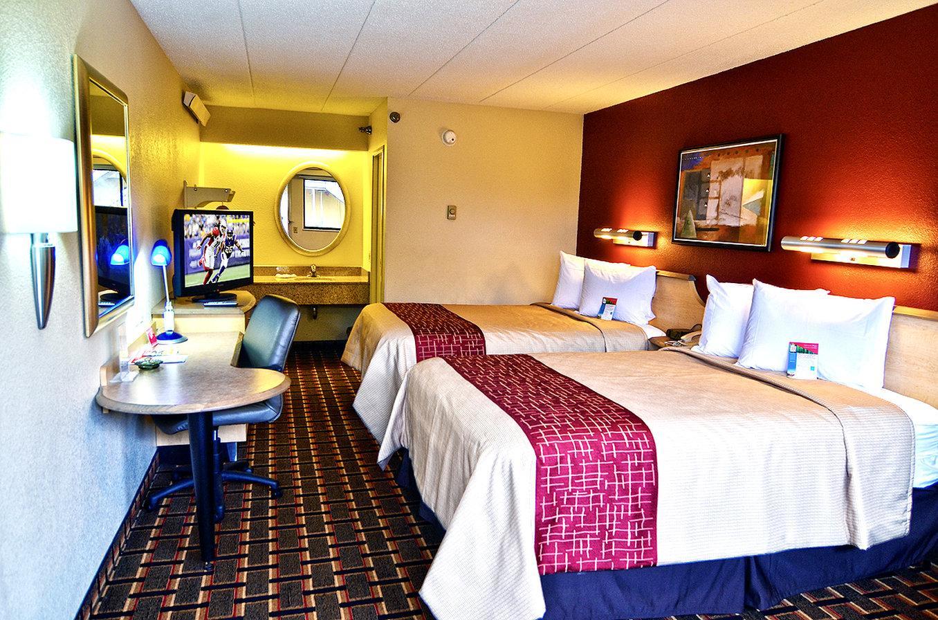 Red Roof Inn Cincinnati Northeast - Blue Ash Eksteriør billede