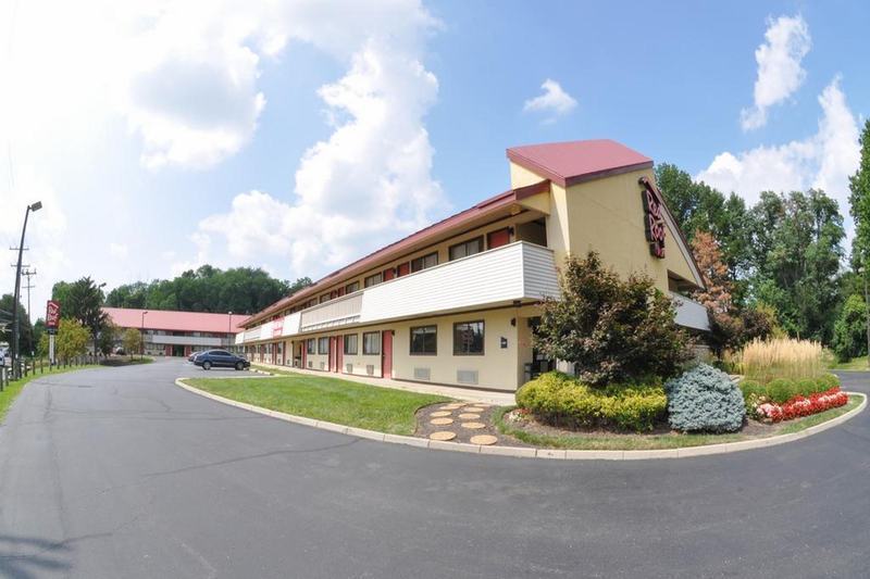 Red Roof Inn Cincinnati Northeast - Blue Ash Eksteriør billede
