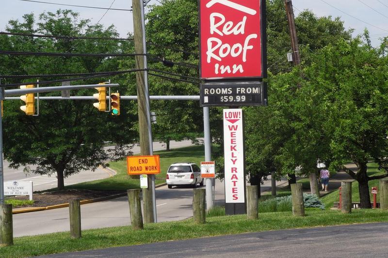 Red Roof Inn Cincinnati Northeast - Blue Ash Eksteriør billede