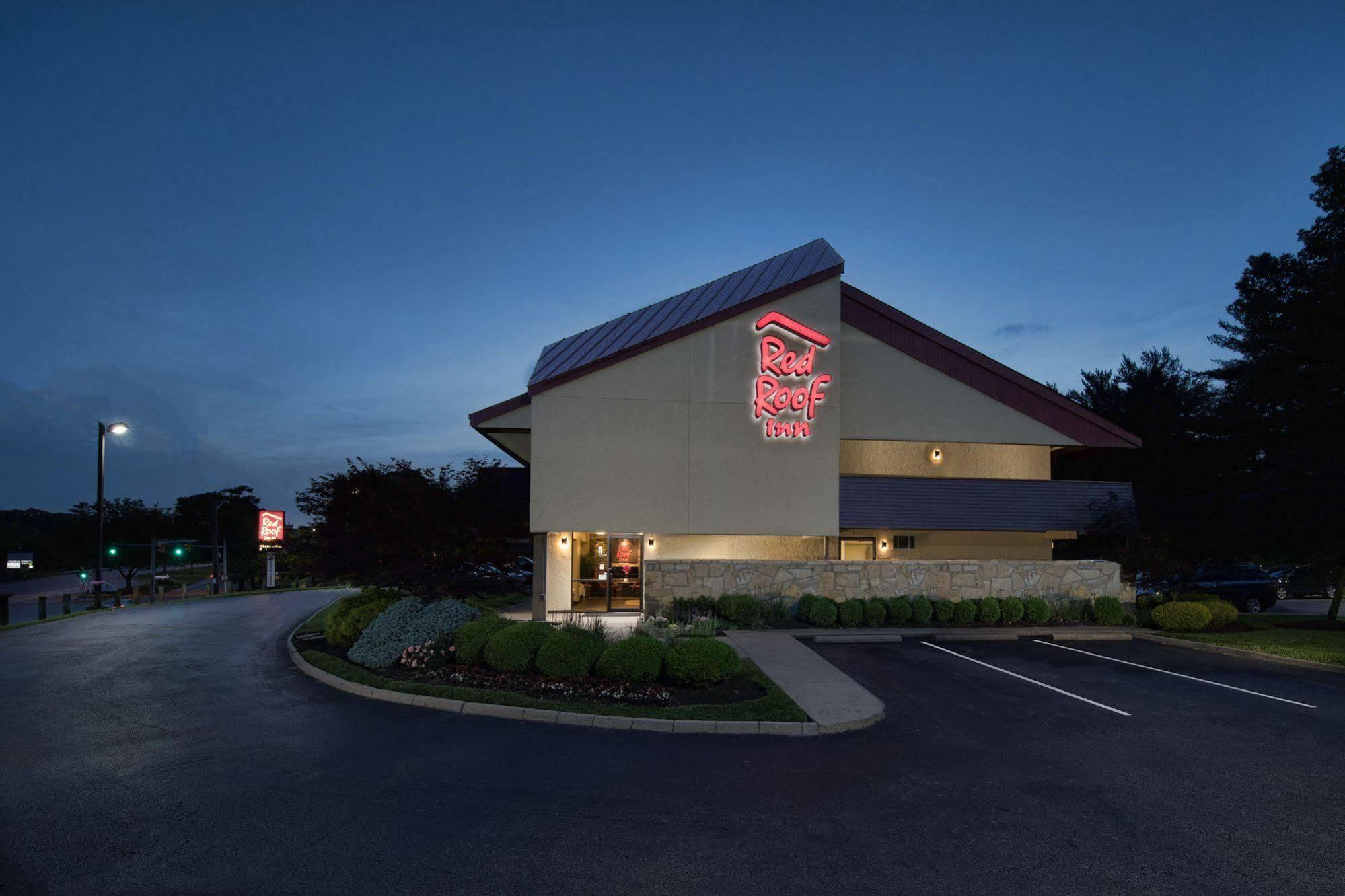 Red Roof Inn Cincinnati Northeast - Blue Ash Eksteriør billede