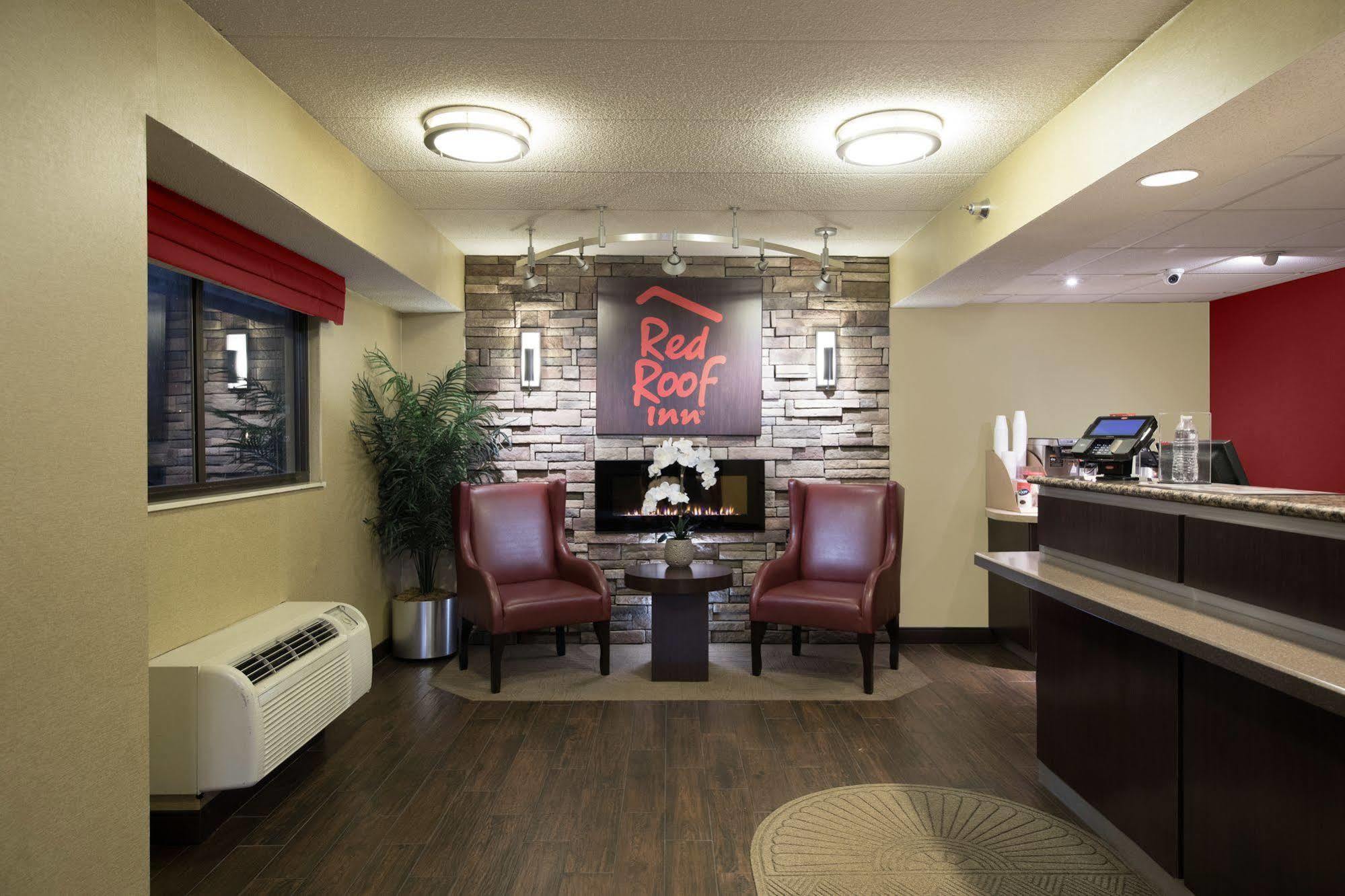 Red Roof Inn Cincinnati Northeast - Blue Ash Eksteriør billede