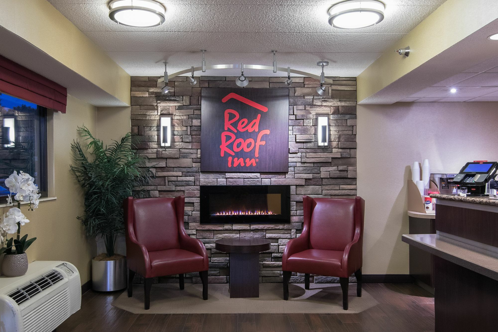 Red Roof Inn Cincinnati Northeast - Blue Ash Eksteriør billede
